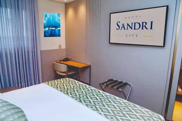 Sandri City Hotel