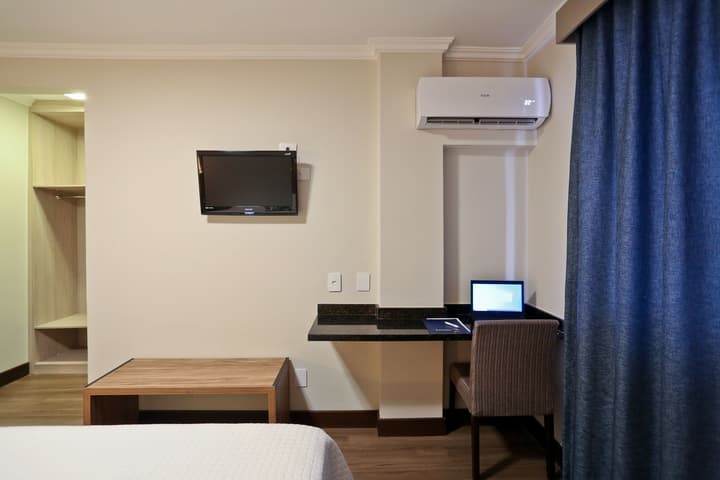 Sandri City Hotel
