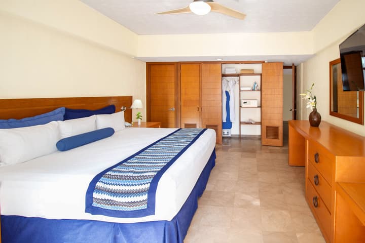 Plaza Pelicanos Grand Beach Resort - All Inclusive