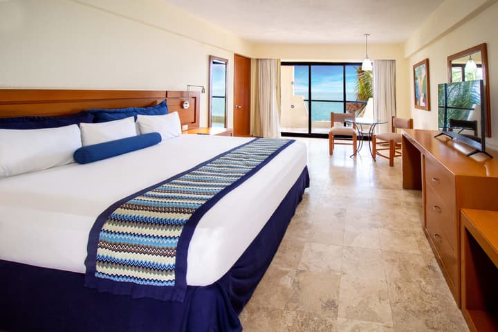 Plaza Pelicanos Grand Beach Resort - All Inclusive
