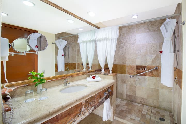 Plaza Pelicanos Grand Beach Resort - All Inclusive