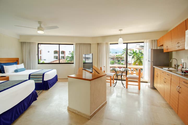Plaza Pelicanos Grand Beach Resort - All Inclusive