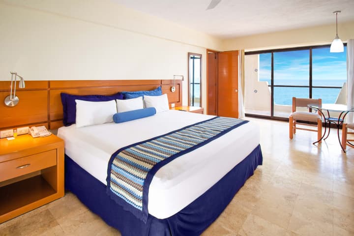 Plaza Pelicanos Grand Beach Resort - All Inclusive