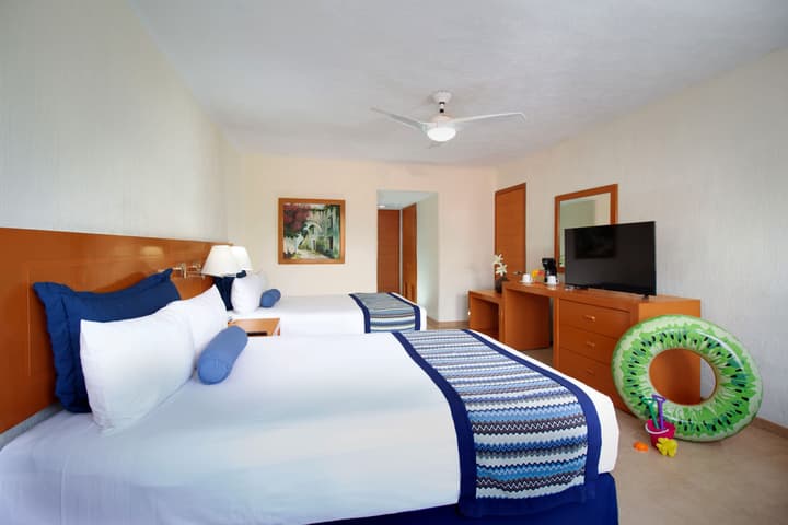 Plaza Pelicanos Grand Beach Resort - All Inclusive