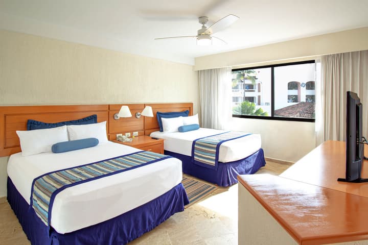 Plaza Pelicanos Grand Beach Resort - All Inclusive