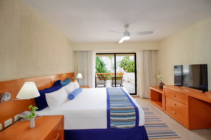 Plaza Pelicanos Grand Beach Resort - All Inclusive