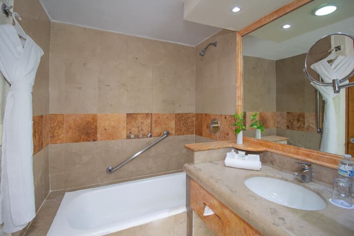 Plaza Pelicanos Grand Beach Resort - All Inclusive