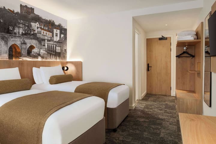 Super 8 by Wyndham Durham