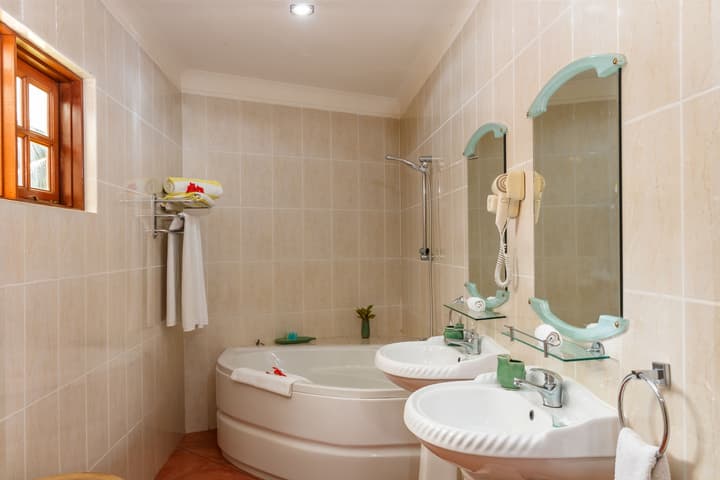 L Habitation Cerf Hotel