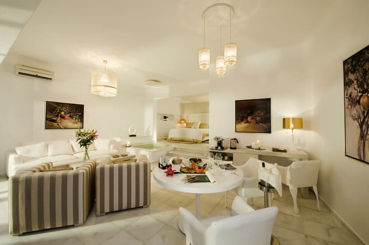 Gold Suites
