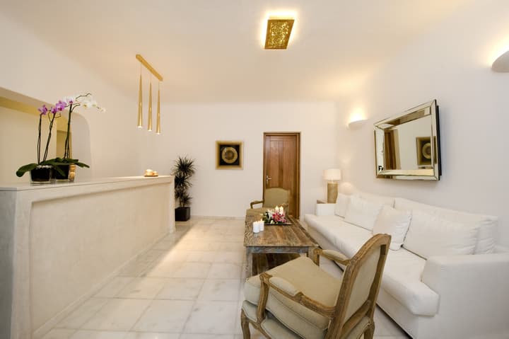 Gold Suites