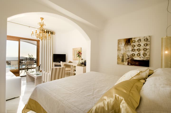Gold Suites