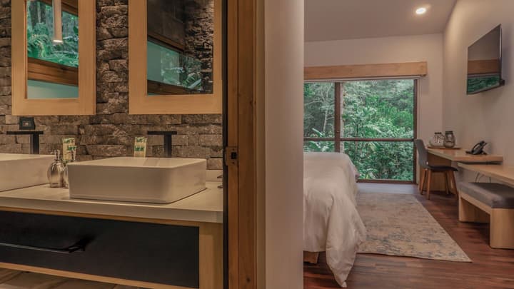 El Silencio Lodge and Spa