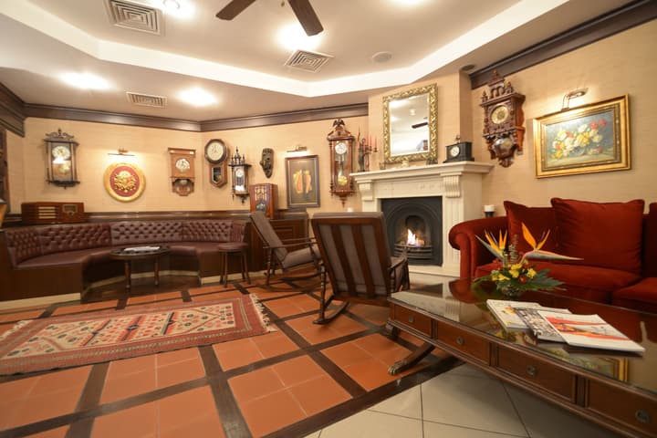 Karaca Otel