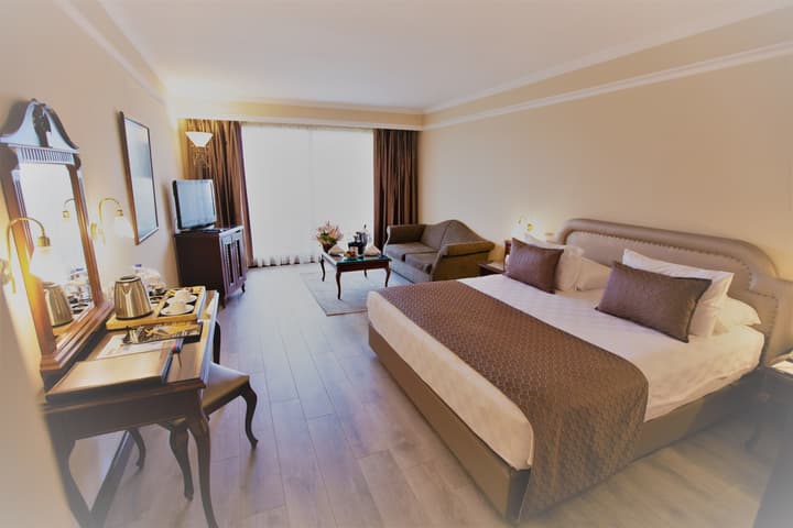 Karaca Otel