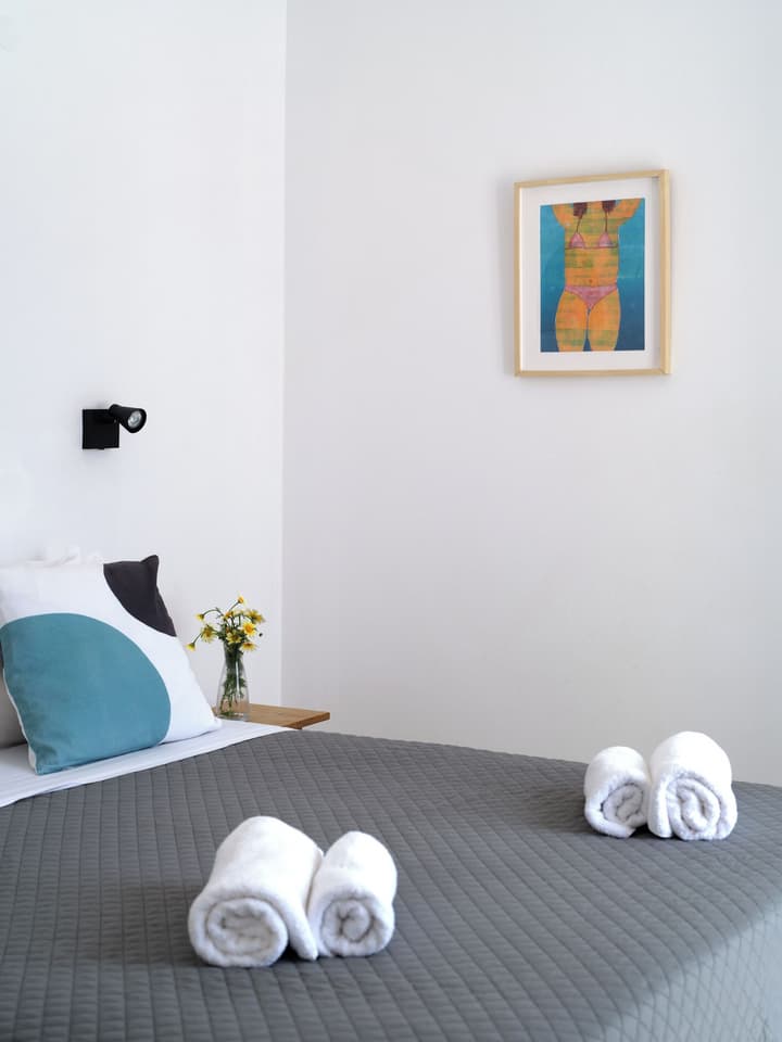 Akrotiri Hotel