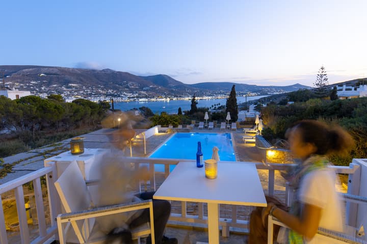 Akrotiri Hotel