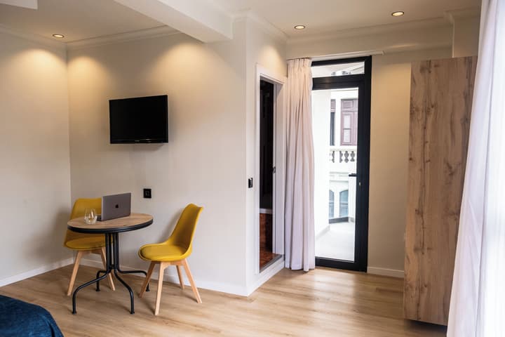 Hotel Adonis Capital