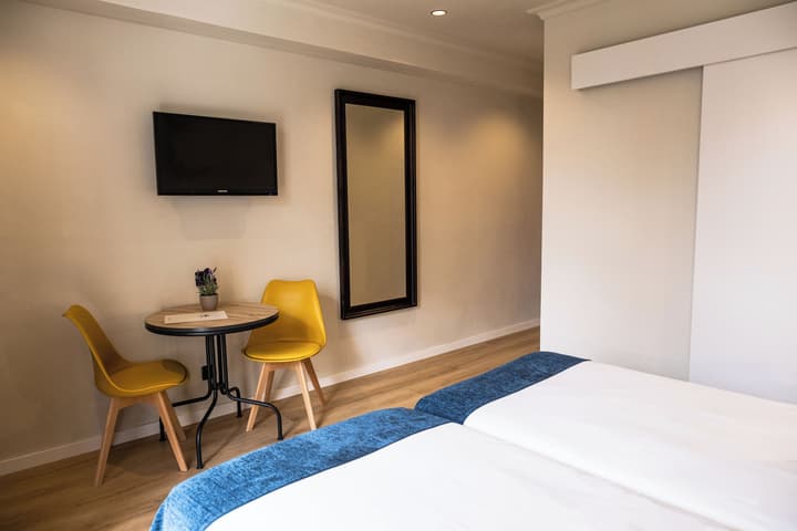 Hotel Adonis Capital