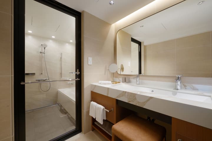 Toba Hotel International