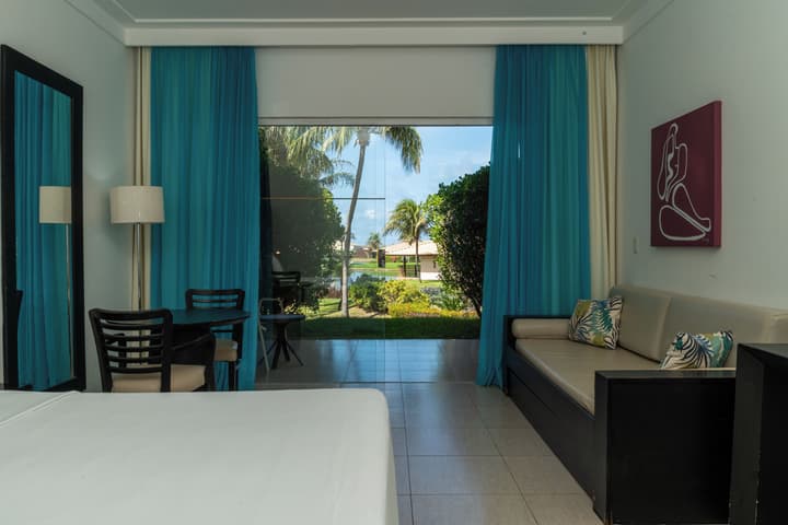 Dom Pedro Laguna Beach Resort & Golf by WAM Experience