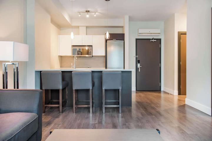 Les Suites Victoria, an Ascend Collection Hotel