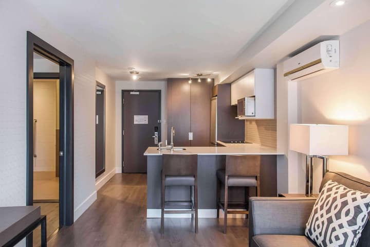 Les Suites Victoria, an Ascend Collection Hotel