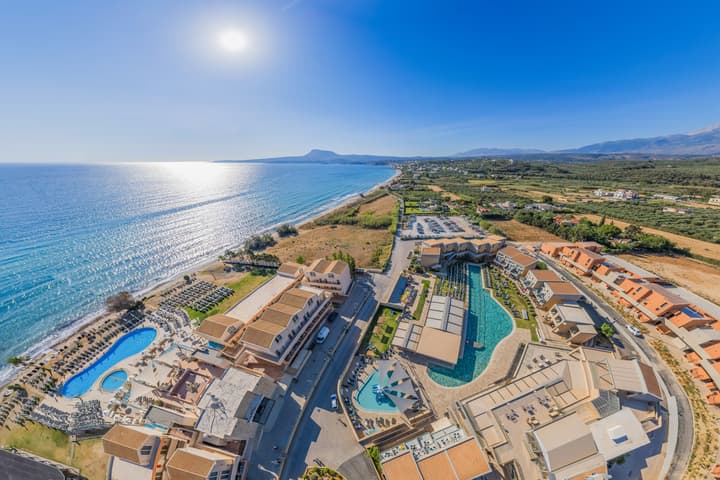 Kiani Beach Resort Family