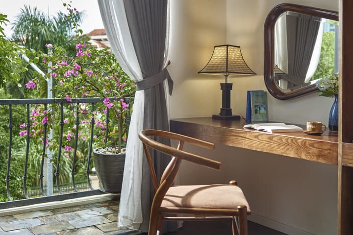 Draha Halong Hotel - Serenity, Charm and Nature - Preferred by Western Travelers