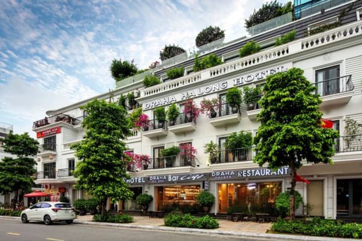 Draha Halong Hotel - Serenity, Charm and Nature - Preferred by Western Travelers