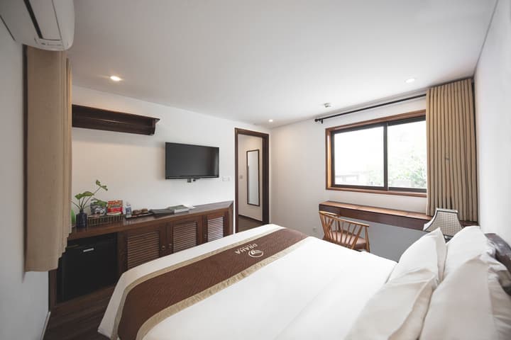 Draha Halong Hotel - Serenity, Charm and Nature - Preferred by Western Travelers