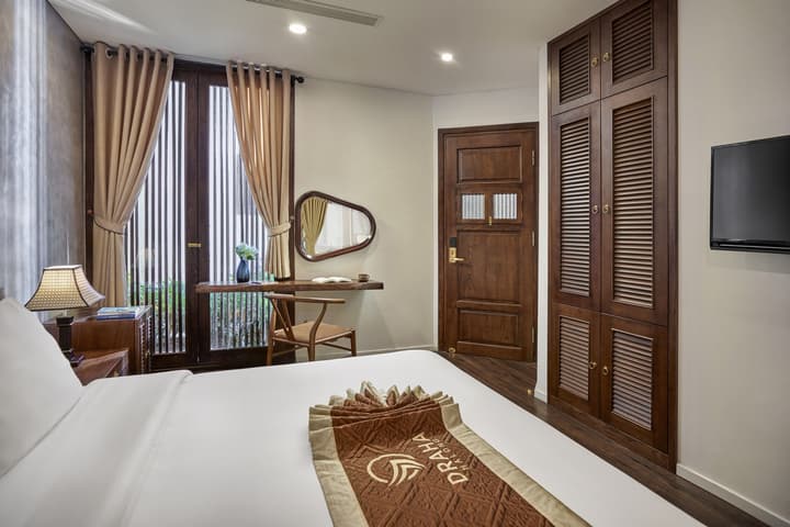 Draha Halong Hotel - Serenity, Charm and Nature - Preferred by Western Travelers
