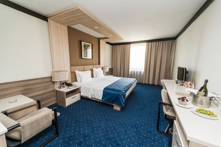 Hotel Holiday