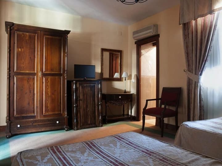 Hotel Alvar Fañez