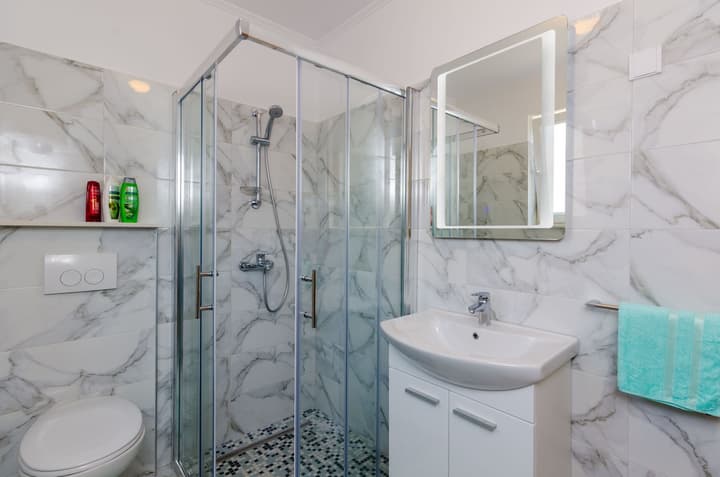 Apartments & Rooms V&M