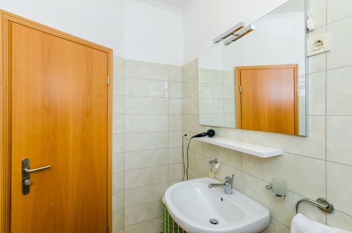 Apartments & Rooms V&M
