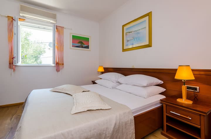 Apartments & Rooms V&M