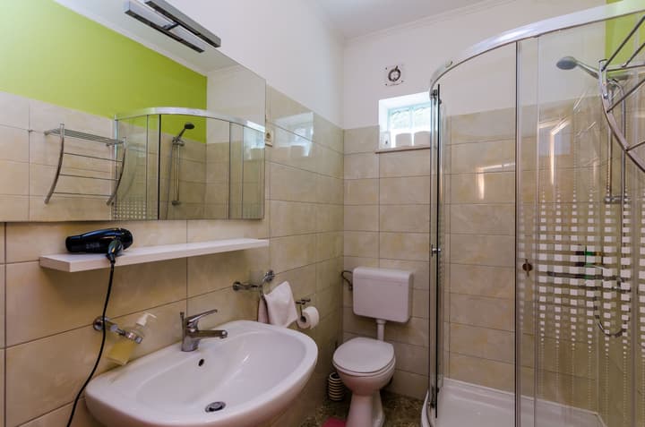 Apartments & Rooms V&M