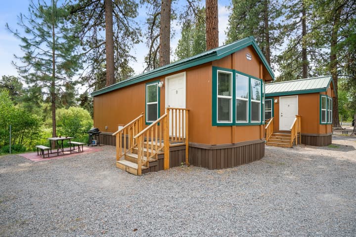 Crater Lake Resort