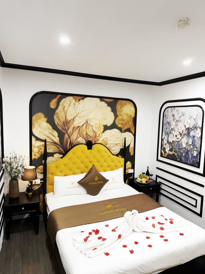 Golden Hotel