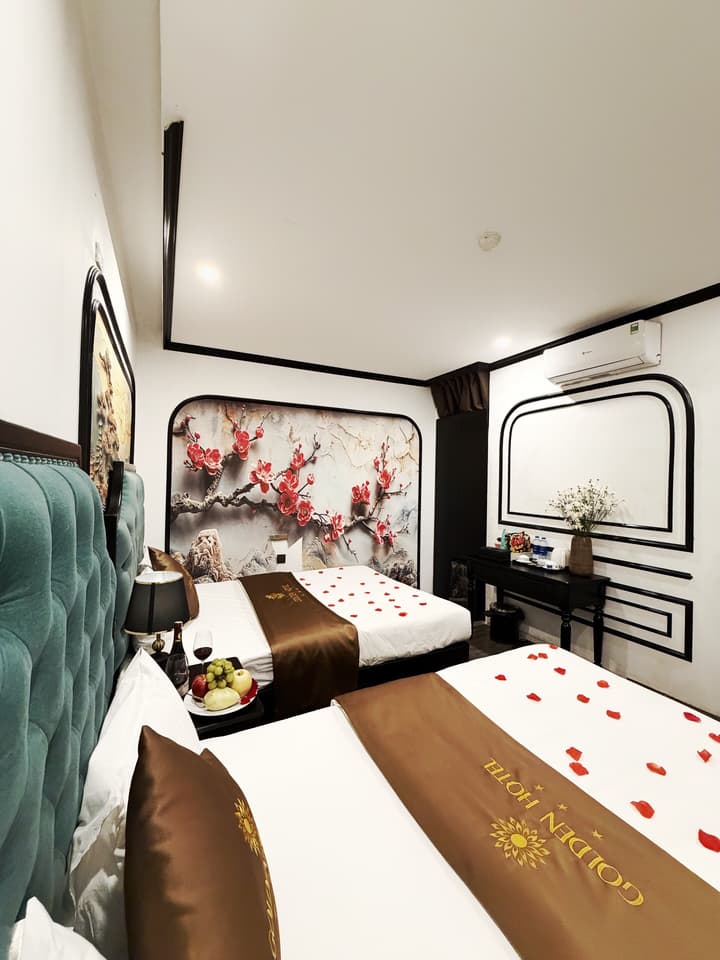Golden Hotel