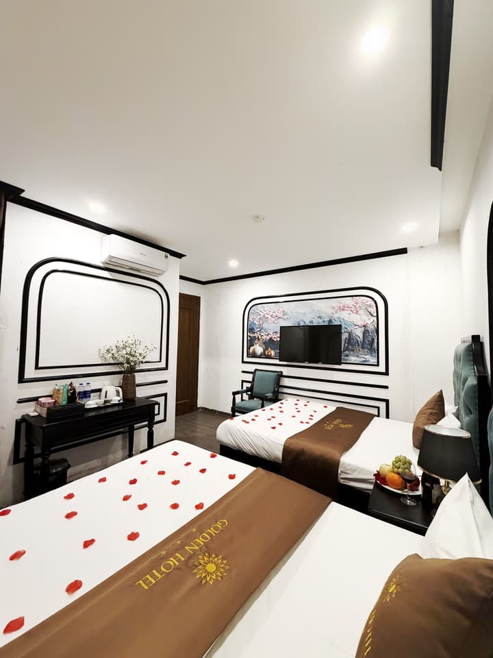 Golden Hotel