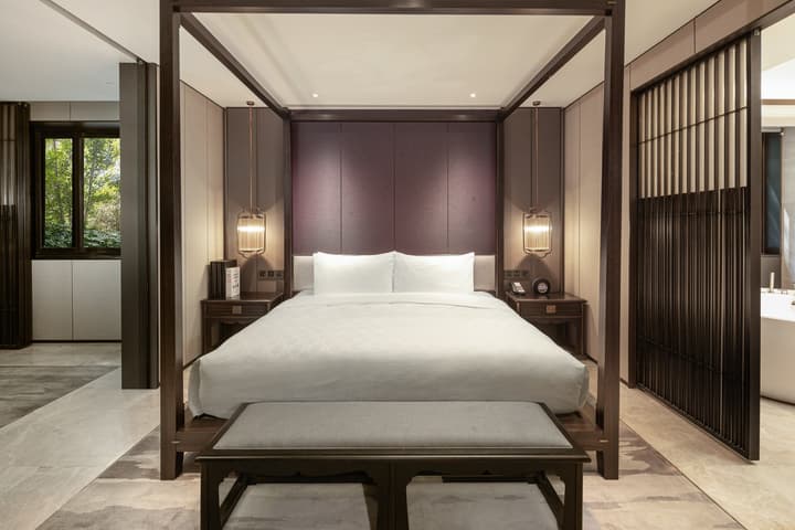 HUALUXE Hotels and Resorts Xi'an Tanghua, an IHG hotel