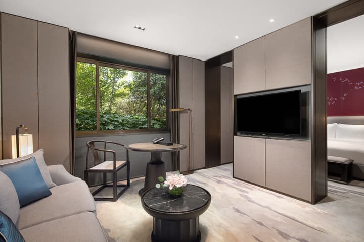 HUALUXE Hotels and Resorts Xi'an Tanghua, an IHG hotel