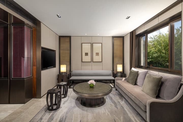 HUALUXE Hotels and Resorts Xi'an Tanghua, an IHG hotel