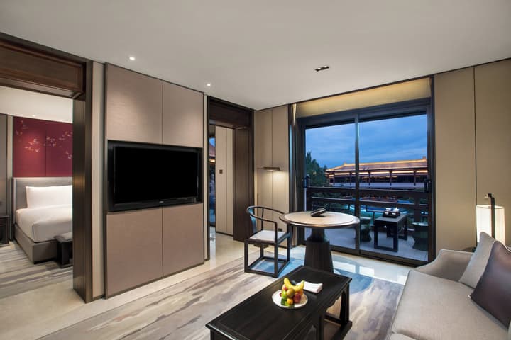 HUALUXE Hotels and Resorts Xi'an Tanghua, an IHG hotel