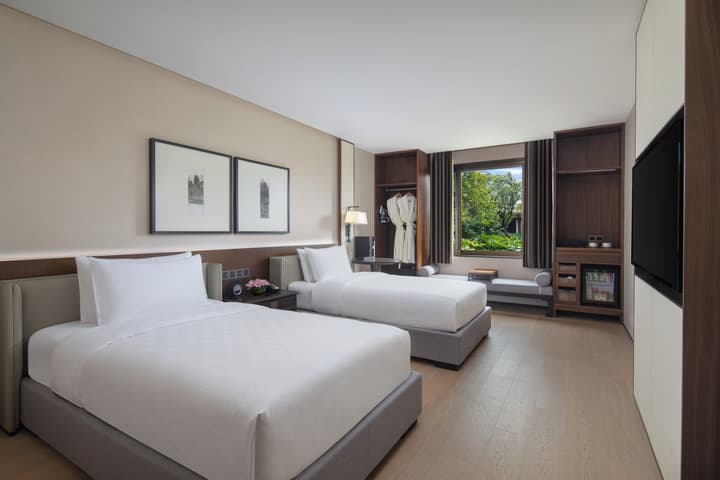HUALUXE Hotels and Resorts Xi'an Tanghua, an IHG hotel