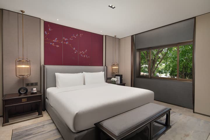 HUALUXE Hotels and Resorts Xi'an Tanghua, an IHG hotel