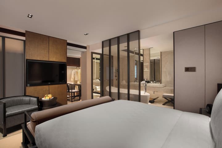 HUALUXE Hotels and Resorts Xi'an Tanghua, an IHG hotel