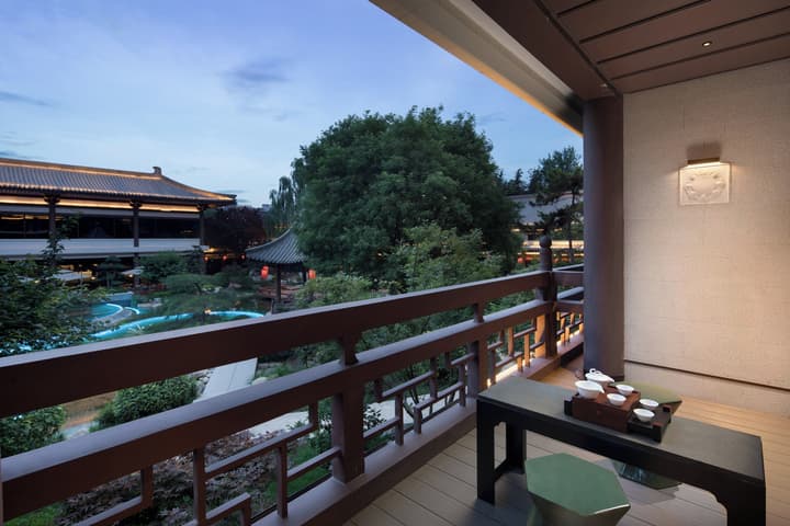 HUALUXE Hotels and Resorts Xi'an Tanghua, an IHG hotel
